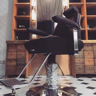 Takara Belmont Sportsman Barber Chair BB-141