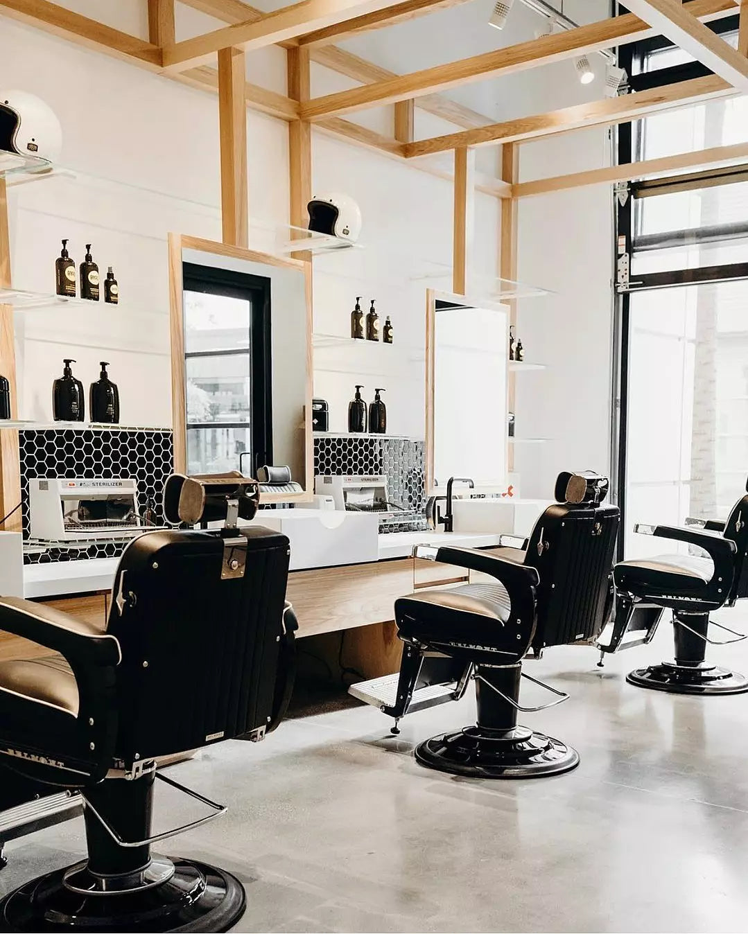 Takara Belmont Classic 225 Elegance Black Barber Chair - BB-225