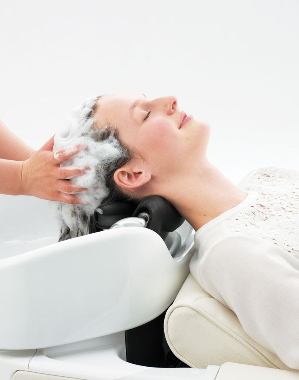 Yume Japanese Head Spa A transformative head spa experience that promotes relaxation and calm, as well as actively improving scalp health, and well-being.