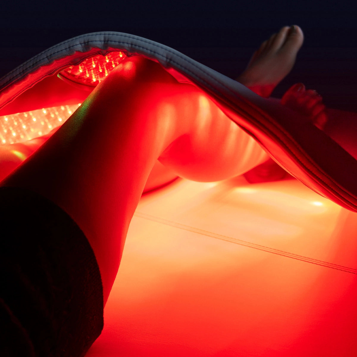 Living Earth Crafts Radiance PT™ Pulsed LED Light Therapy Treatment Table